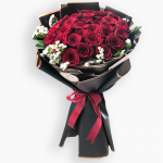 باقة الجوري الاحمر مع الجبسوفيليا